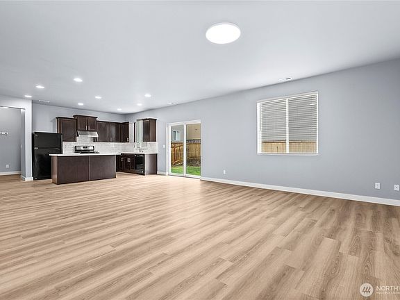4th image of 19011 112th Avenue Ct E