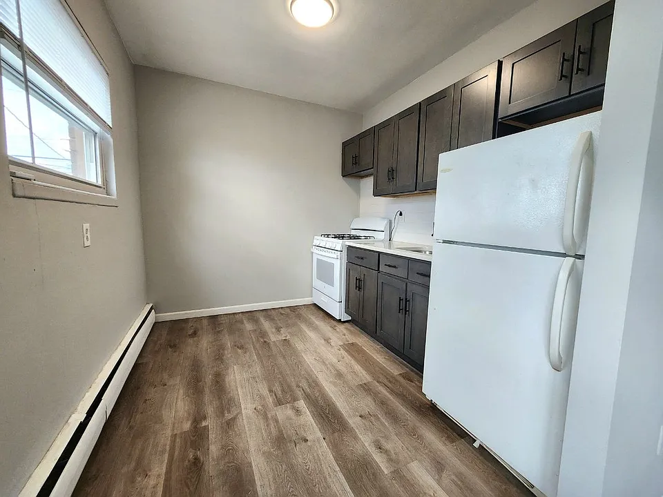 708 E Main St #3