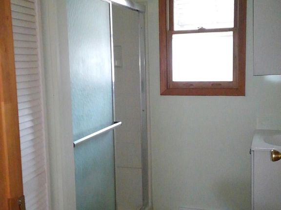 2nd image of 211 Iowa Ave NW