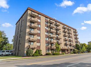 850 Des Plaines Ave APT 203, Forest Park, IL