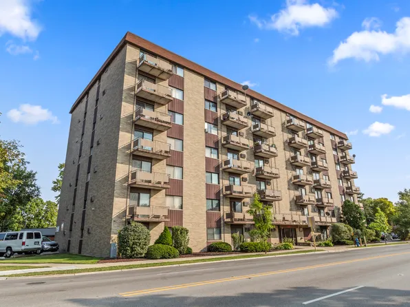 850 Des Plaines Ave APT 203, Forest Park, IL 60130