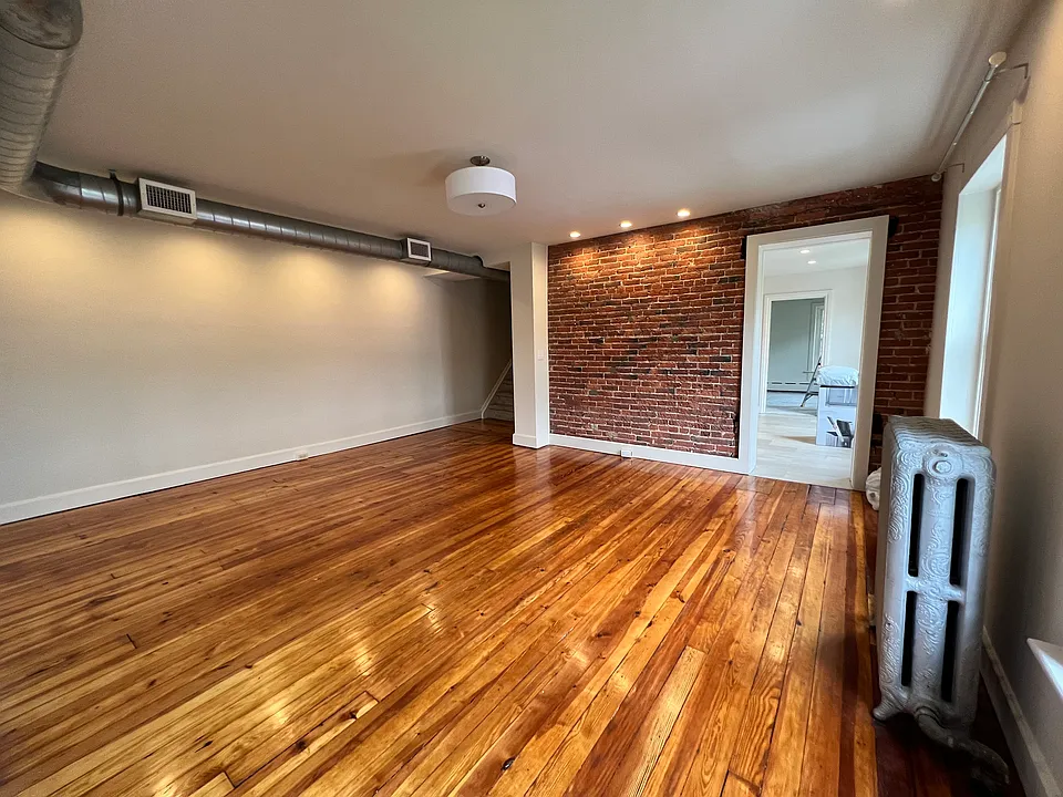 838 W Gordon St