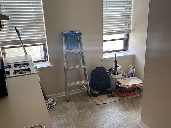 4th image of 2240 Cedar St #A