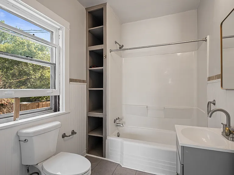 315 Logan St SE #2 — Photo 15