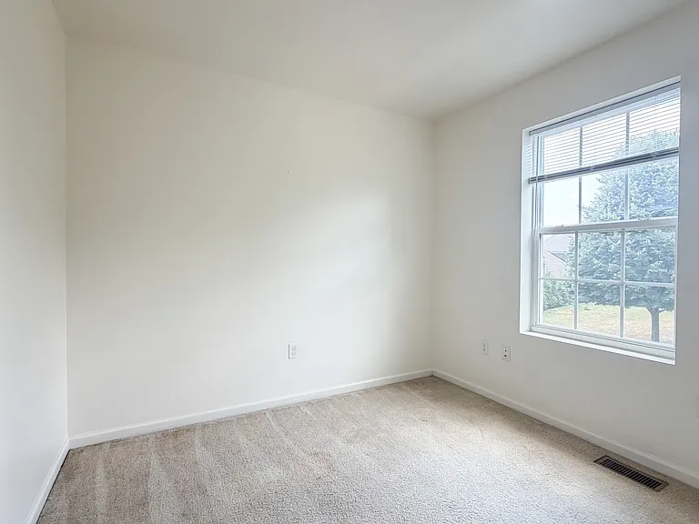 900 Cadwell Ln — Photo 27