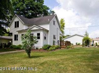 404 1st St NW, Hayfield, MN 55940