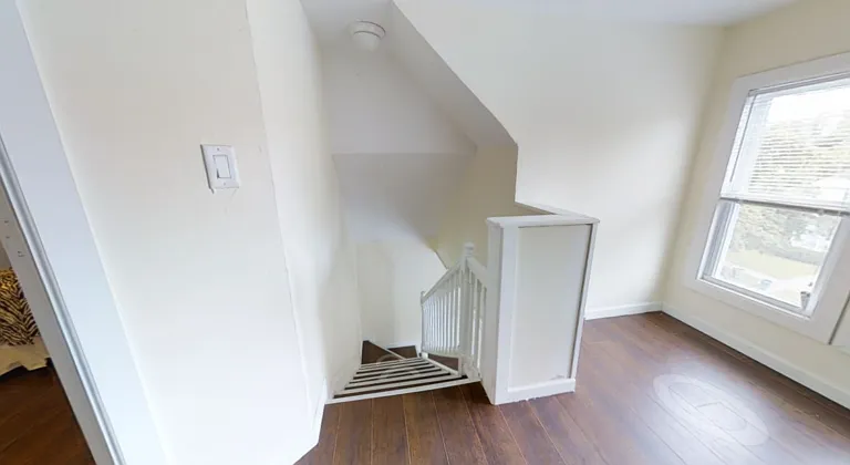 323 Lexington Ave — Photo 35