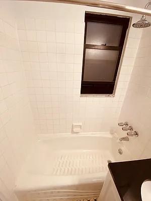 Rented by Metropolis Real Estate of Manhattan | media 5