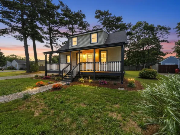 31 Chippewa Dr, Buzzards Bay, MA 02532