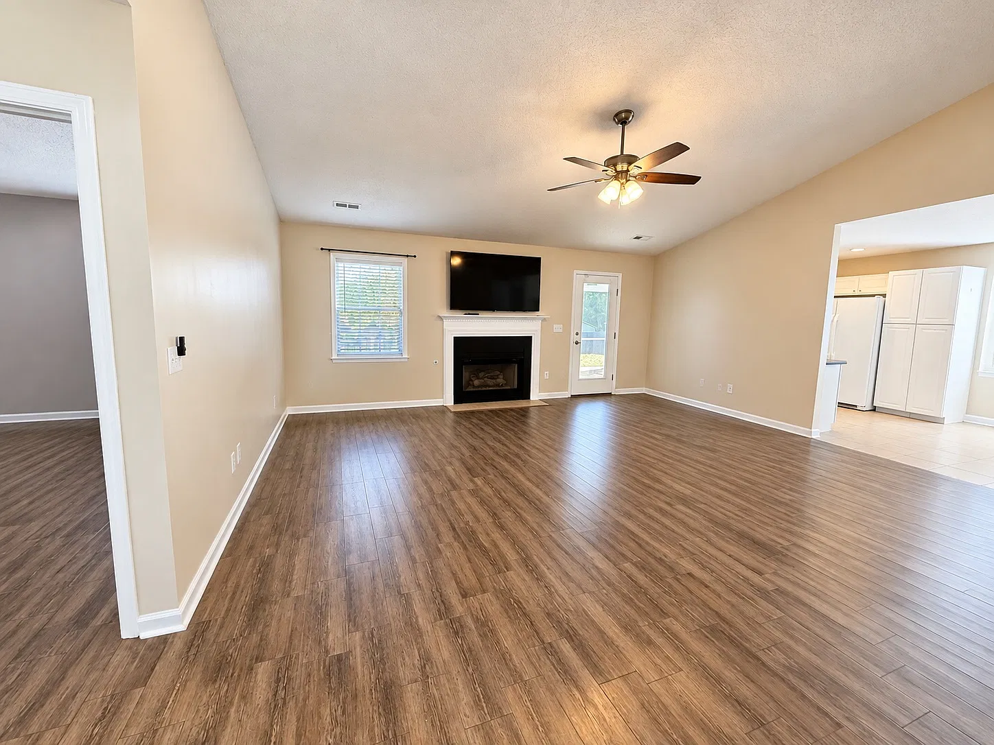 3 bed, 1500 sqft, $1,795 — Photo 3