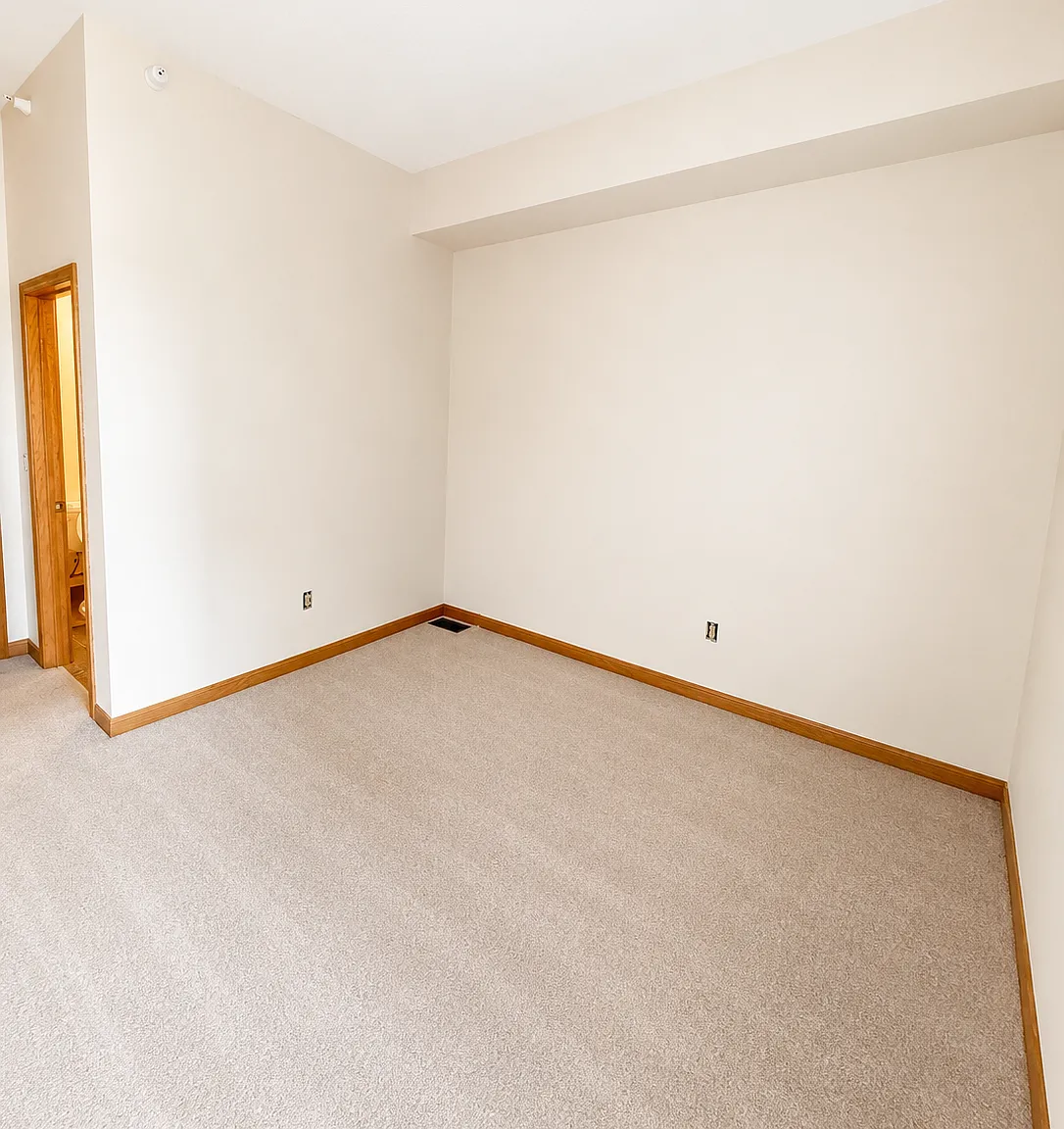6 bed, 2620 sqft, $750 — Photo 4