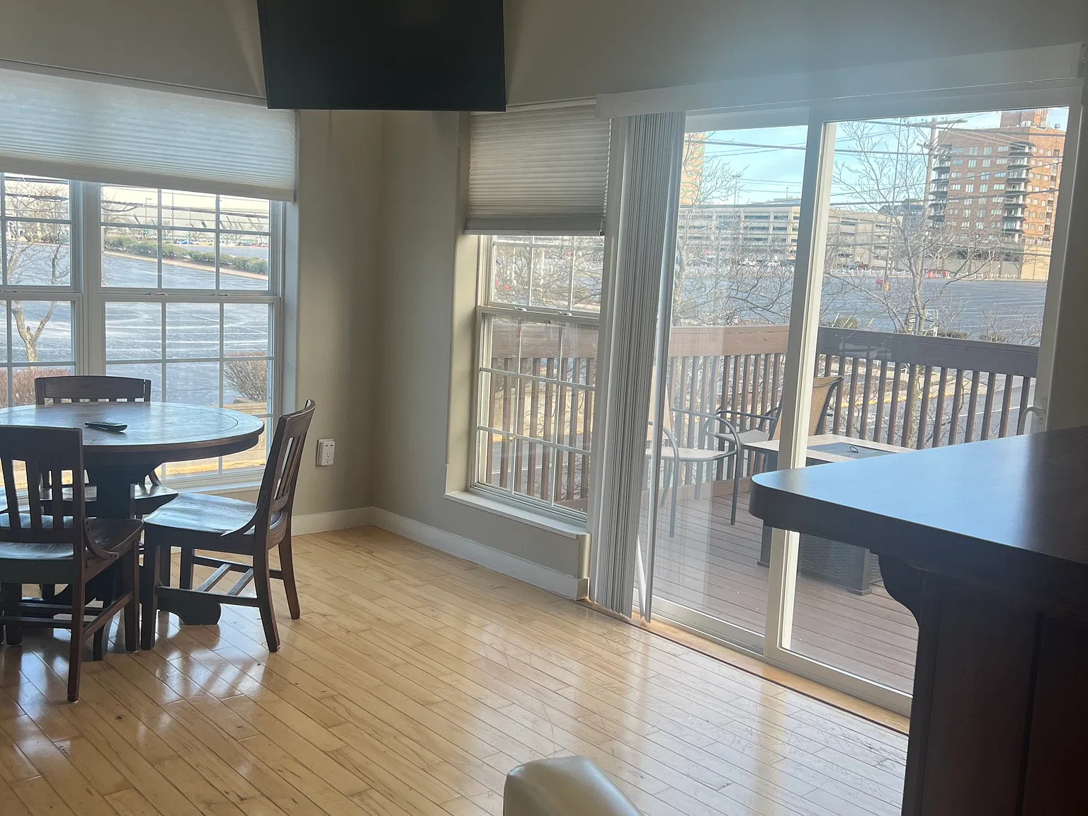 2 bed, 1170 sqft, $2,000 — Photo 2