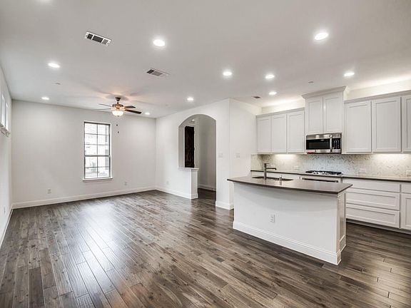 5th image of 7401 Alton Dr