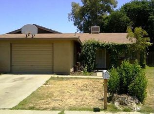752 N Kemp Ave, Farmersville, CA 93223