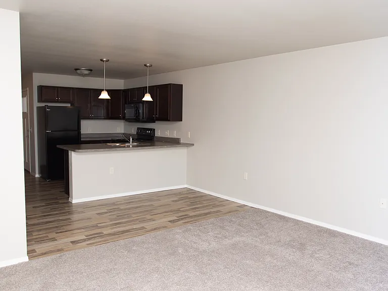 Edgewood Apartments — Photo 4