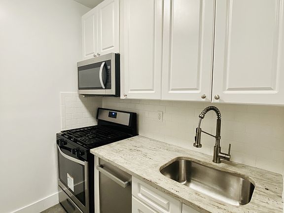 4th image of 1775 E 18th St APT 2H
