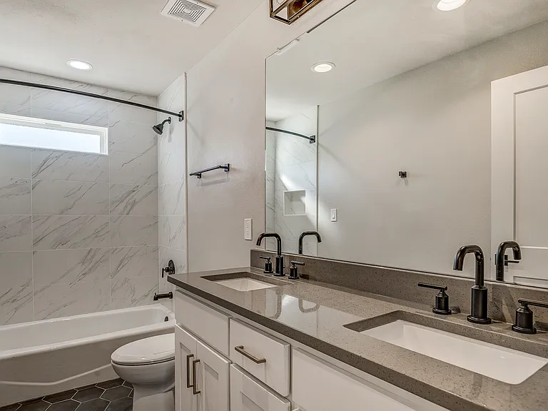 2114 Tucker St #2118-B — Photo 6