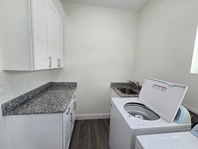 4966 Andrew Ave — Photo 21