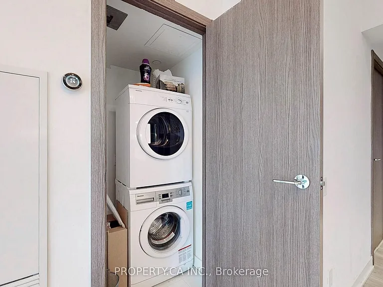 17 Bathurst St #1209 — Photo 27