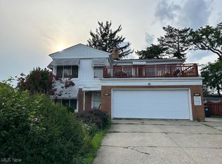 6234 N Canterbury Rd, Cleveland, OH 44129