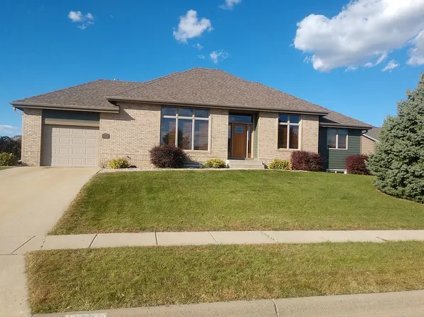 3008 Mulligan Dr, Yankton, SD 57078
