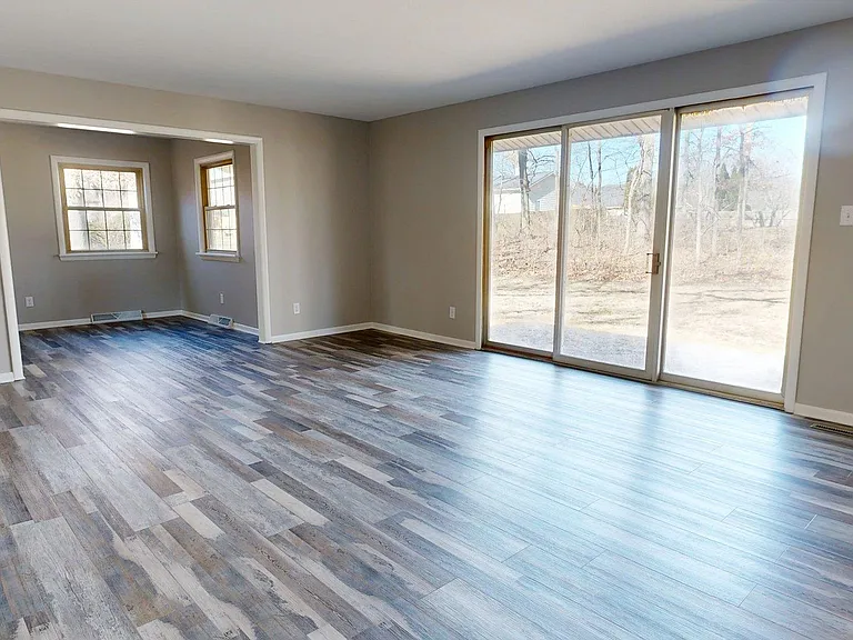 3280 E Oakwood Ave — Photo 8