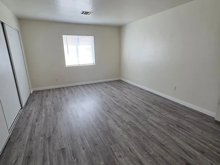 6553 McRae Ave — Photo 17