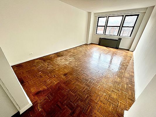 2nd image of 133-24 Sanford Ave #3D