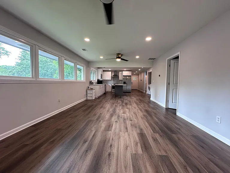 2147 Arlington Ave NE — Photo 7