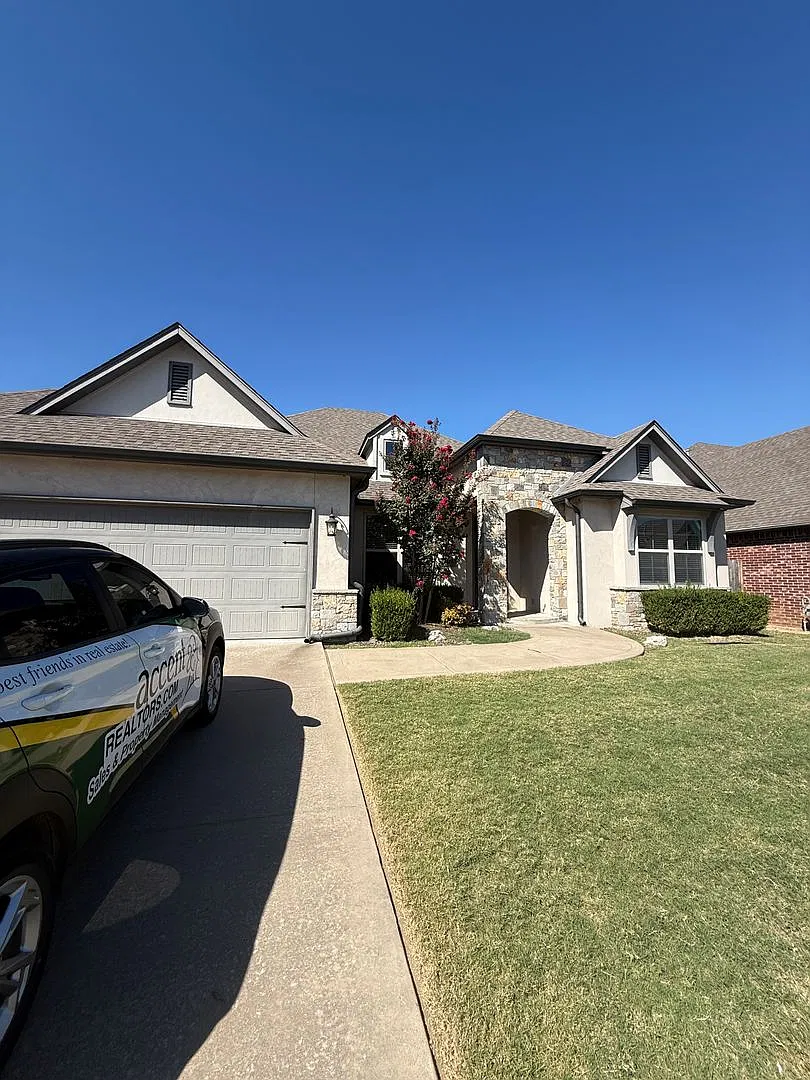 Luxury 3 Bedroom 2 Bath Tulsa Home in BA School District — Photo 3