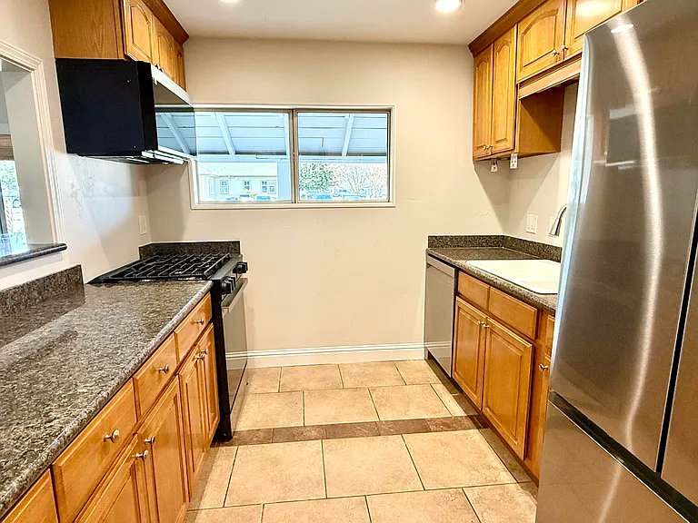28351 Mace Blvd — Photo 11