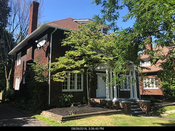 3rd image of 2511 Euclid Heights Blvd