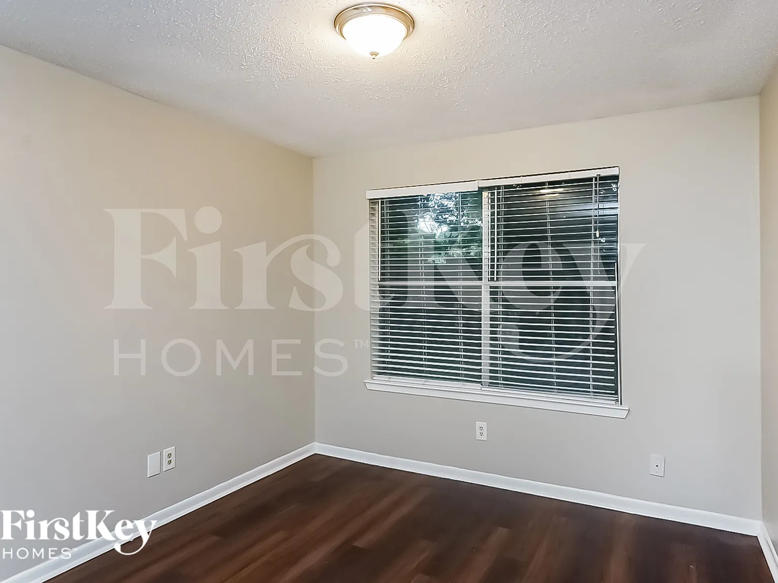 3 bed, 2.5 bath, 1624 sqft, $1,665 — Photo 4