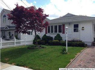 150 Thornycroft Ave, Staten Island, NY