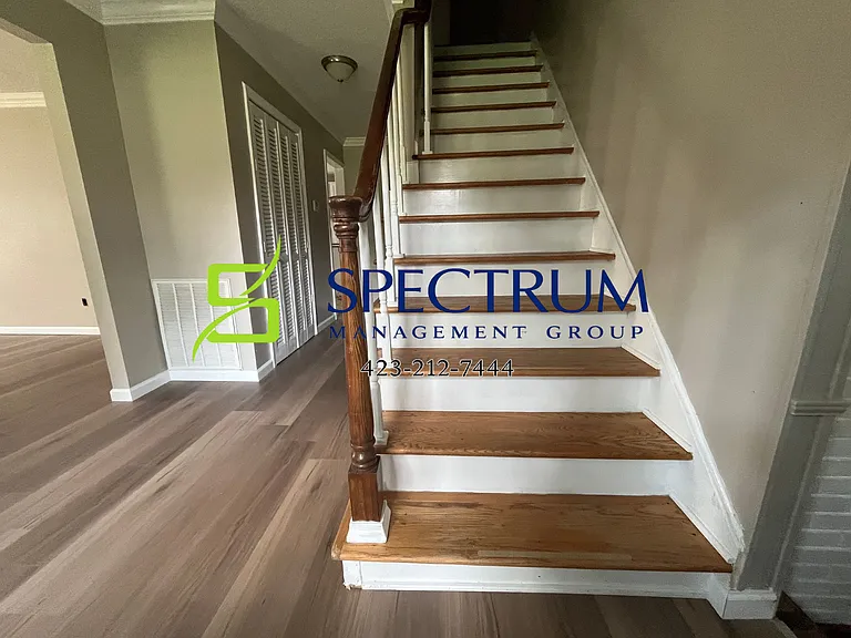 723 White Oak Cir — Photo 2
