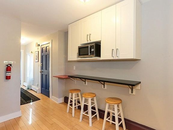 Breakfast bar