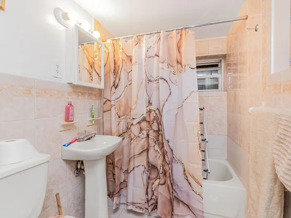 1260 Adee Avenue image 13 of 21