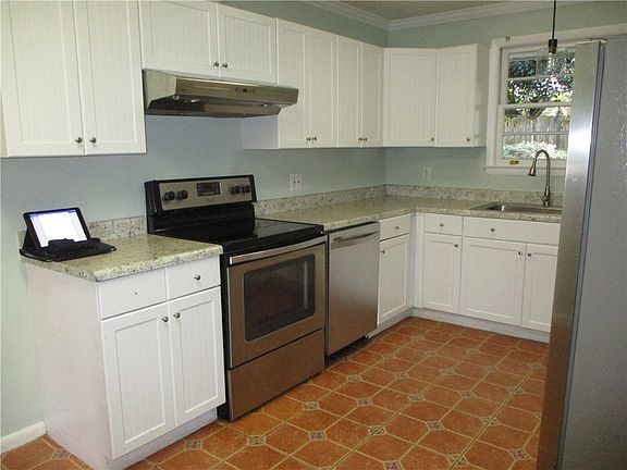 4th image of 112 Highland Ave
