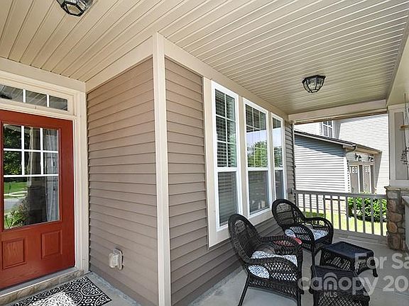 2nd image of 111 Farmers Folly Dr