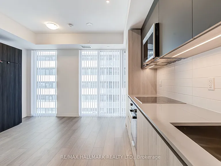 400 King St W #1701 — Photo 11
