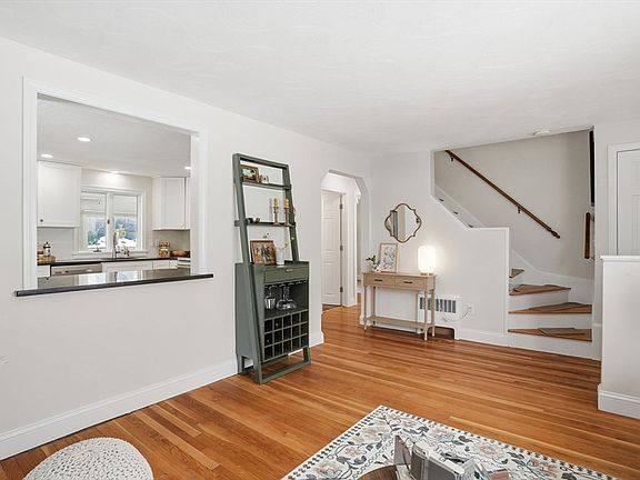 4th image of 41 Vogel St