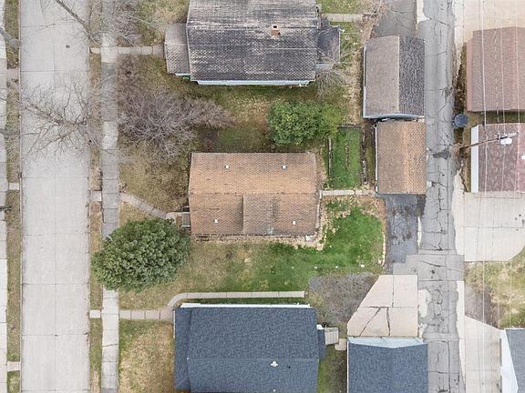 4th image of 610 11th St S