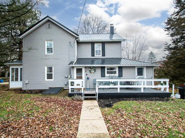 200 W Smith St, Wyoming, IL 61491