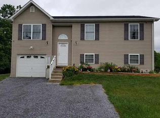 77 Congressional Ct, Martinsburg, WV 25405