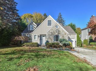 151 Bourndale Rd N, Manhasset, NY 11030