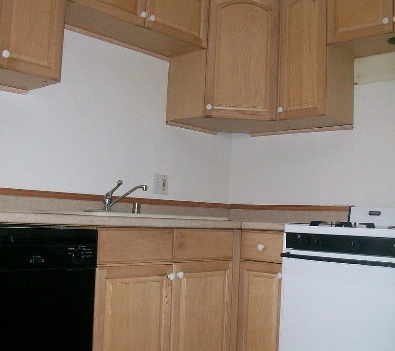 2nd image of 4111 W Rosecrans Ave APT 005