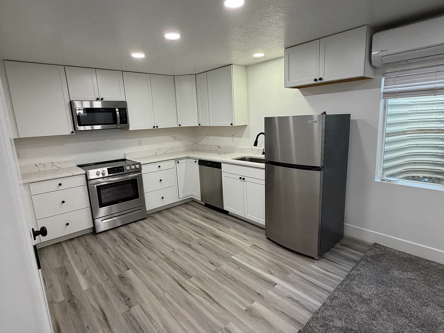 2 bed, 1000 sqft, $1,500 — Photo 3