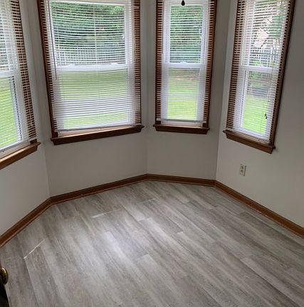 4th image of 2021 Drumheller Ct