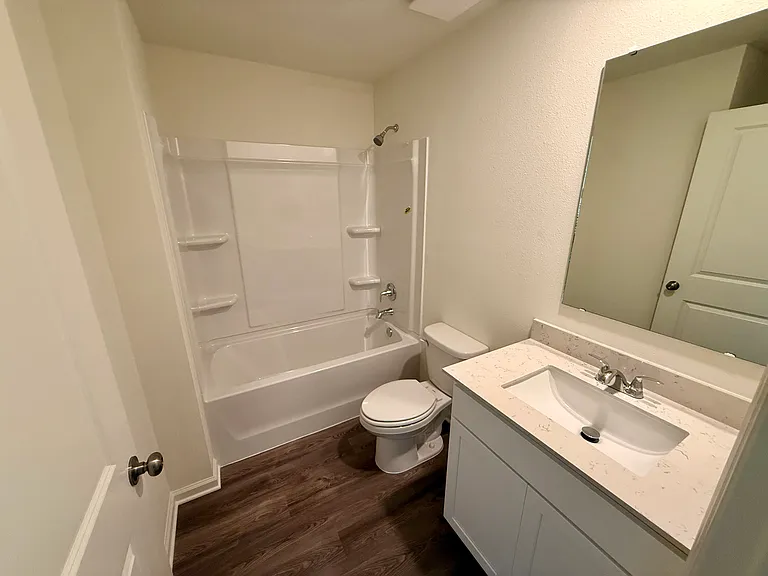 2556 NW 23rd Ave — Photo 8