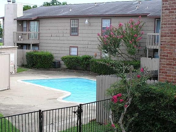4th image of 9101 Country Creek Dr APT 407